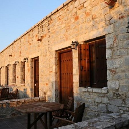Lalloudes Seaside Accommodation Exo Nimfion Bagian luar foto