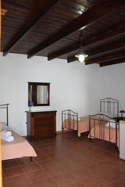 Lalloudes Seaside Accommodation Exo Nimfion Ruang foto