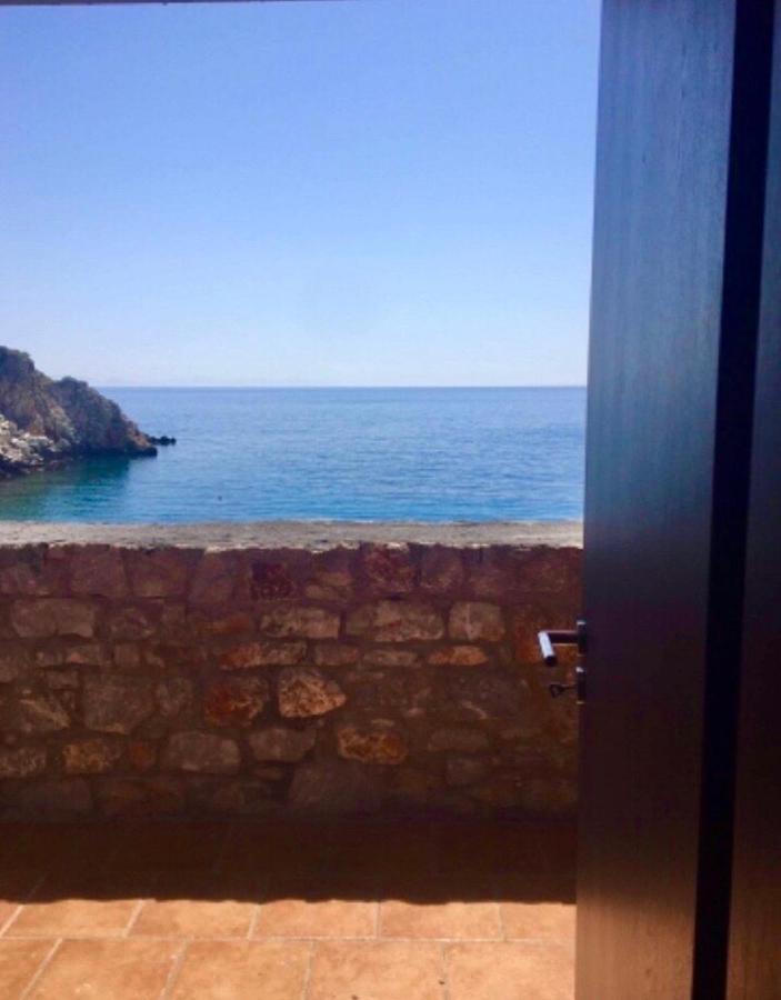 Lalloudes Seaside Accommodation Exo Nimfion Bagian luar foto
