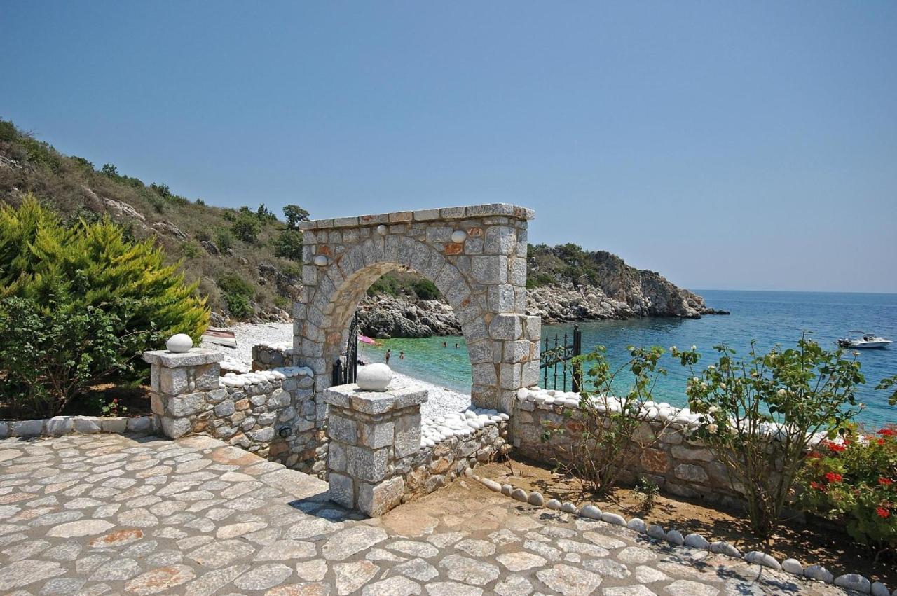 Lalloudes Seaside Accommodation Exo Nimfion Bagian luar foto