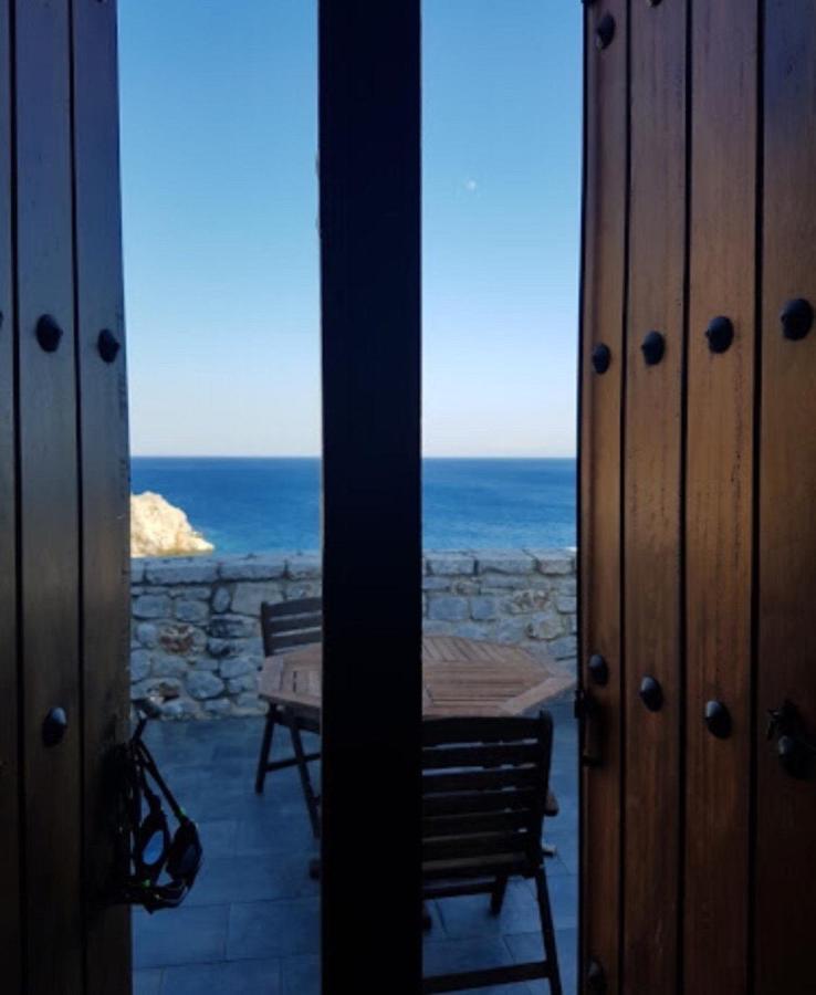 Lalloudes Seaside Accommodation Exo Nimfion Bagian luar foto
